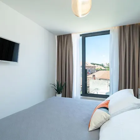 Olea Apartment *